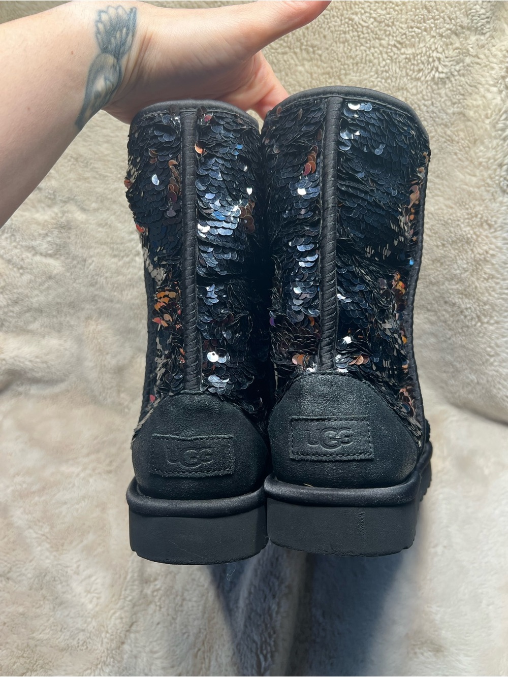 UGG Classic Short Cosmos Sequin Boots Size 9 - Picture 5 of 7